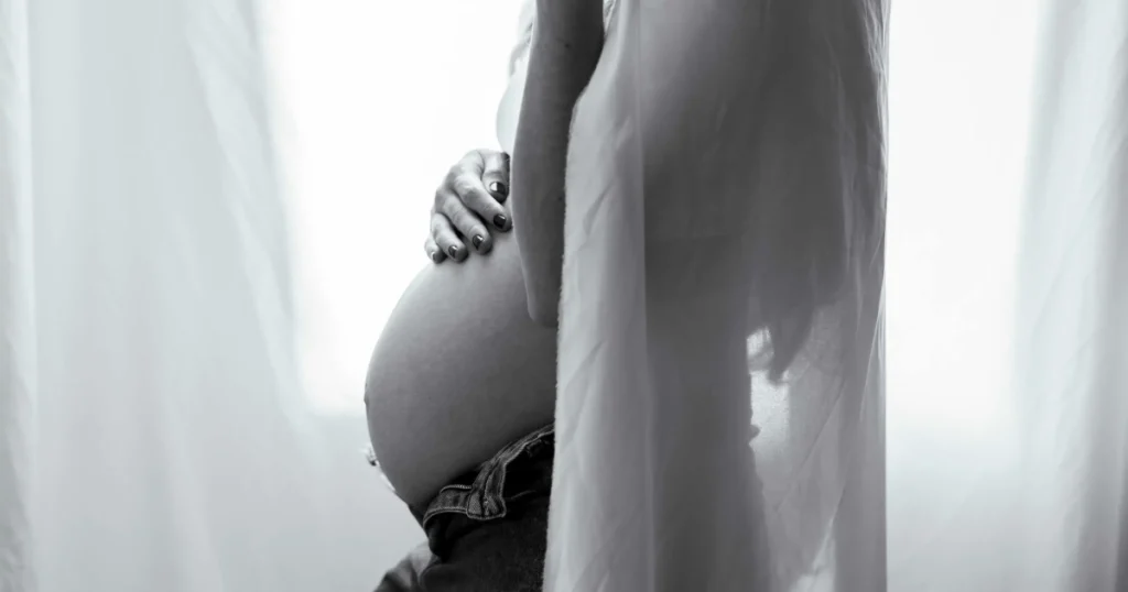 femme enceinte avec sécheresse intime signe de grossesse